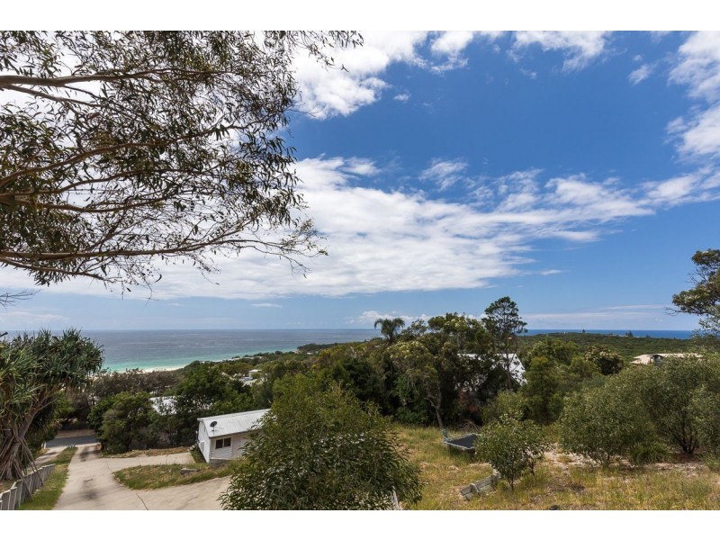14 Cumming Parade, Point Lookout QLD 4183