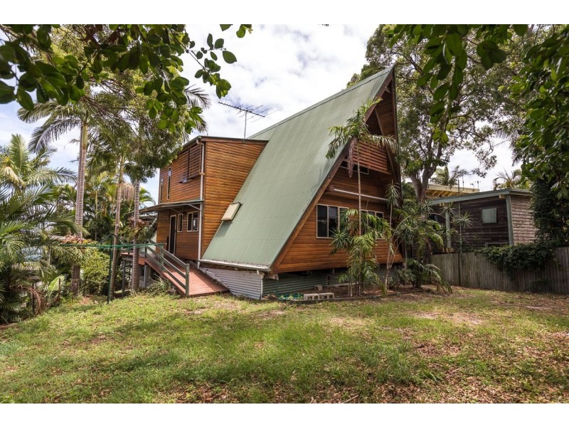 4 Merinda Crescent, Point Lookout QLD 4183