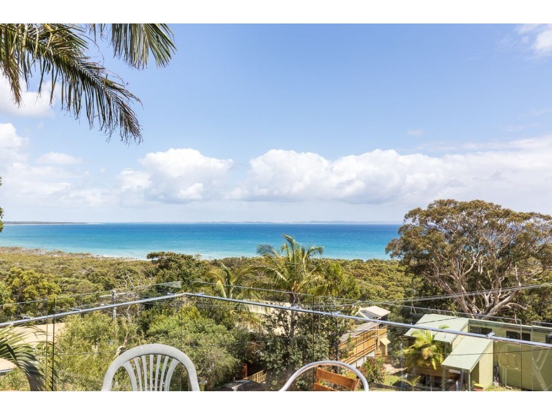 4 Merinda Crescent, Point Lookout QLD 4183