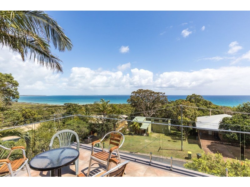 4 Merinda Crescent, Point Lookout QLD 4183