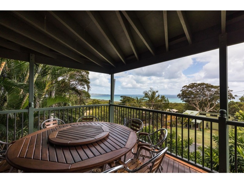4 Merinda Crescent, Point Lookout QLD 4183