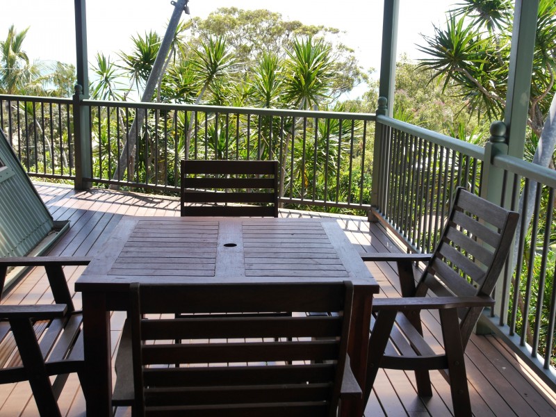 4 Merinda Crescent, Point Lookout QLD 4183
