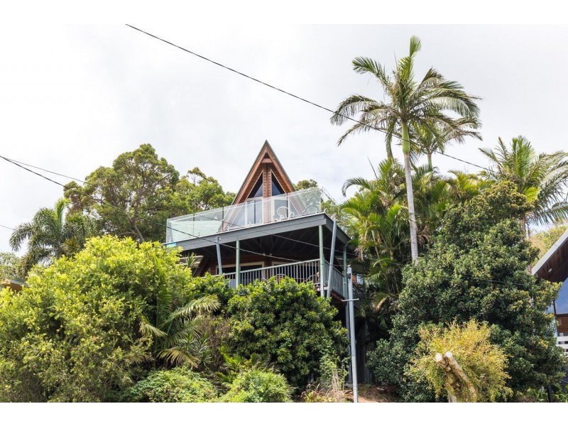 4 Merinda Crescent, Point Lookout QLD 4183