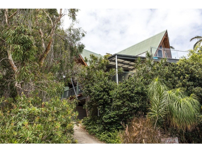 4 Merinda Crescent, Point Lookout QLD 4183
