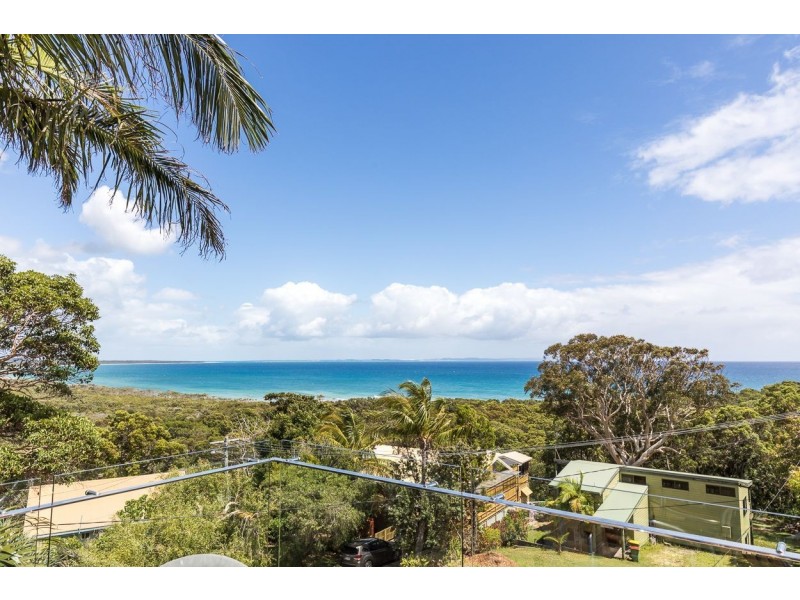 4 Merinda Crescent, Point Lookout QLD 4183