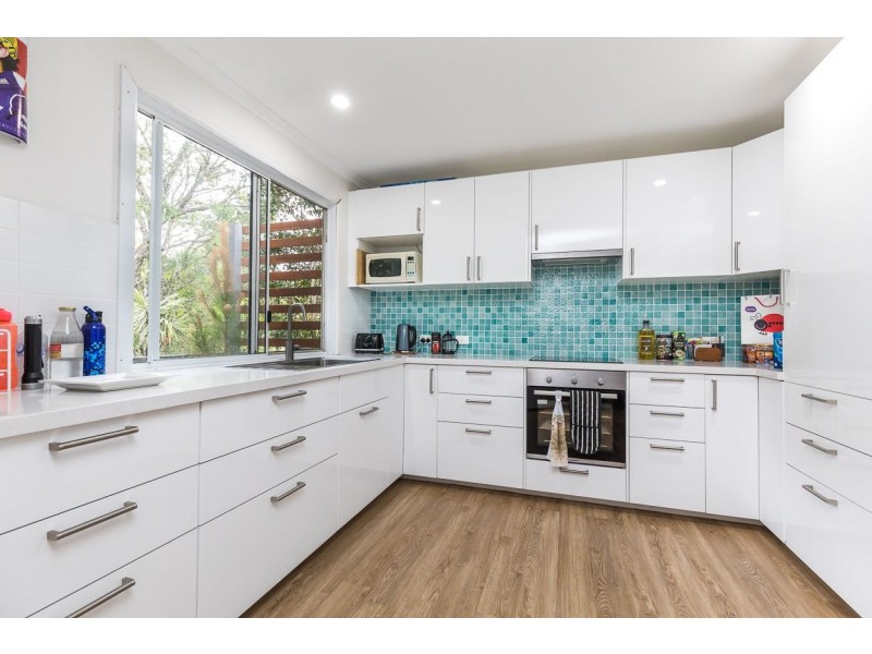 20 Mitchell Crescent, Dunwich QLD 4183