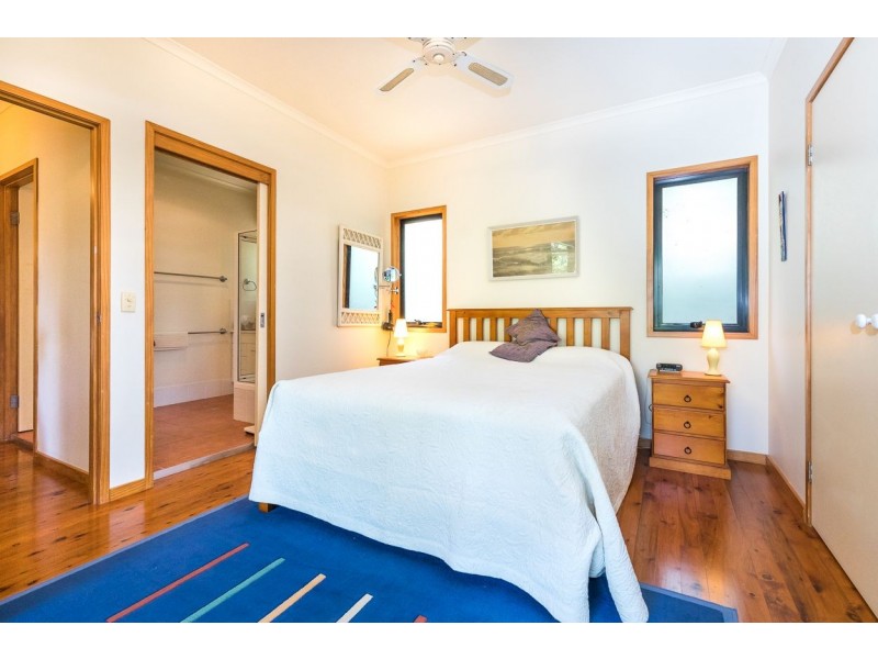 70 Mooloomba Road, Point Lookout QLD 4183