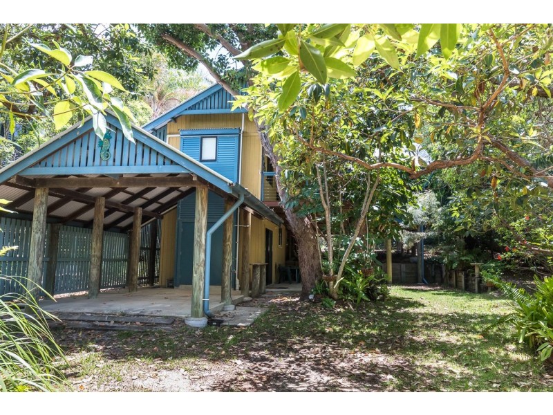 70 Mooloomba Road, Point Lookout QLD 4183