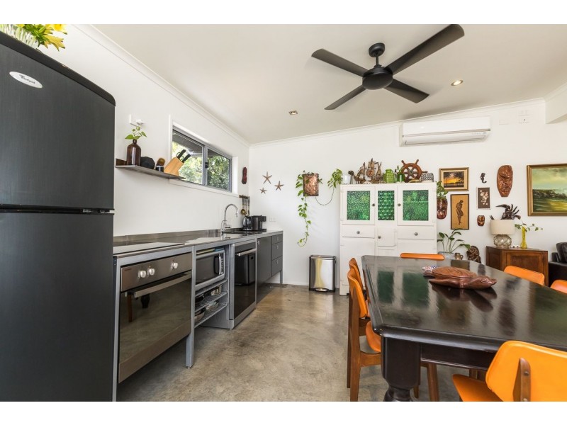 6a Donahue St, Point Lookout QLD 4183