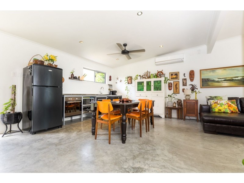 6a Donahue St, Point Lookout QLD 4183