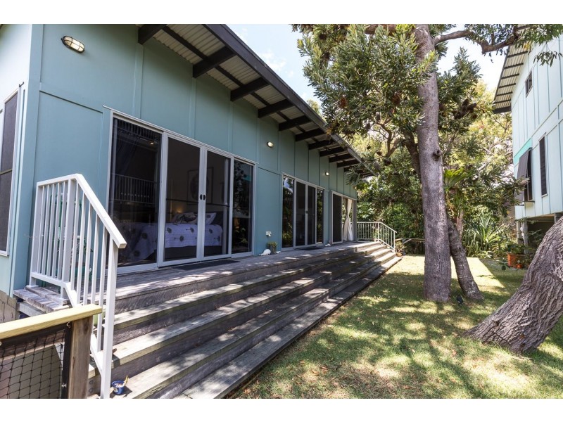 6a Donahue St, Point Lookout QLD 4183