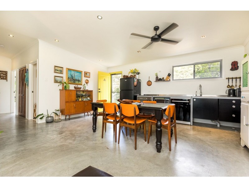 6a Donahue St, Point Lookout QLD 4183