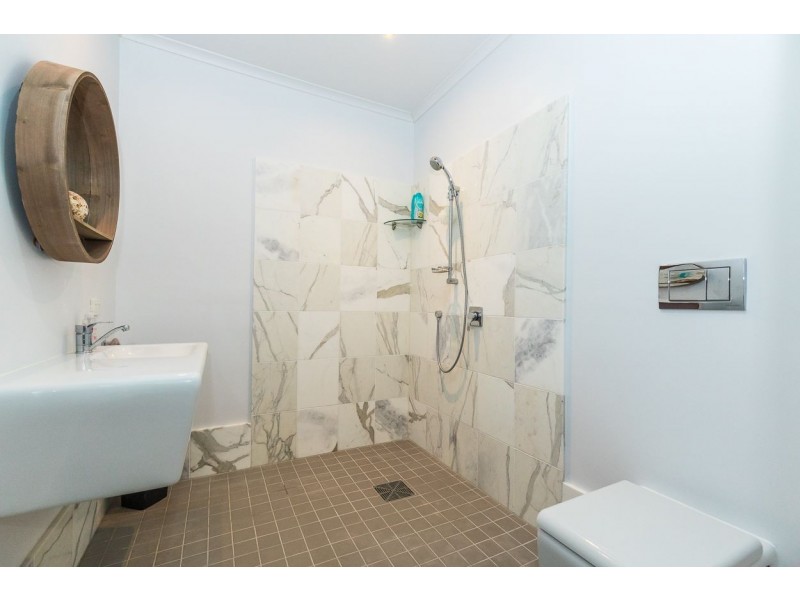 6a Donahue St, Point Lookout QLD 4183
