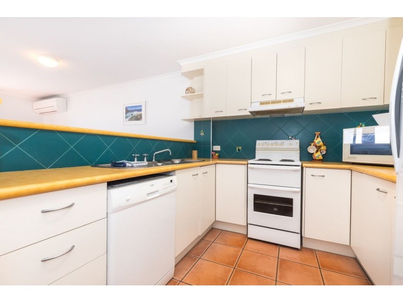 8/21-25 Cumming Parade, Point Lookout QLD 4183