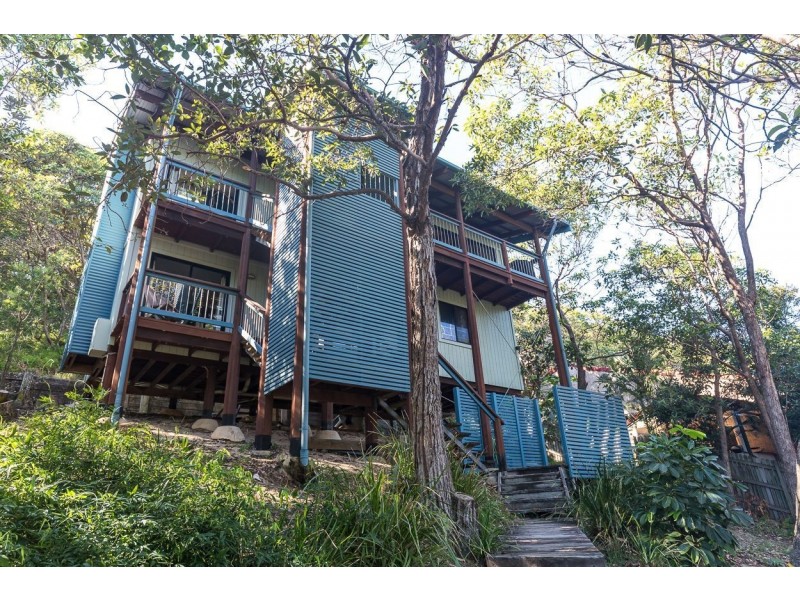 36 Samarinda Way, Point Lookout QLD 4183