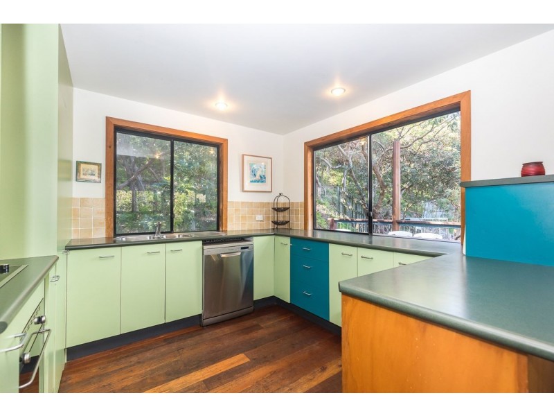 36 Samarinda Way, Point Lookout QLD 4183