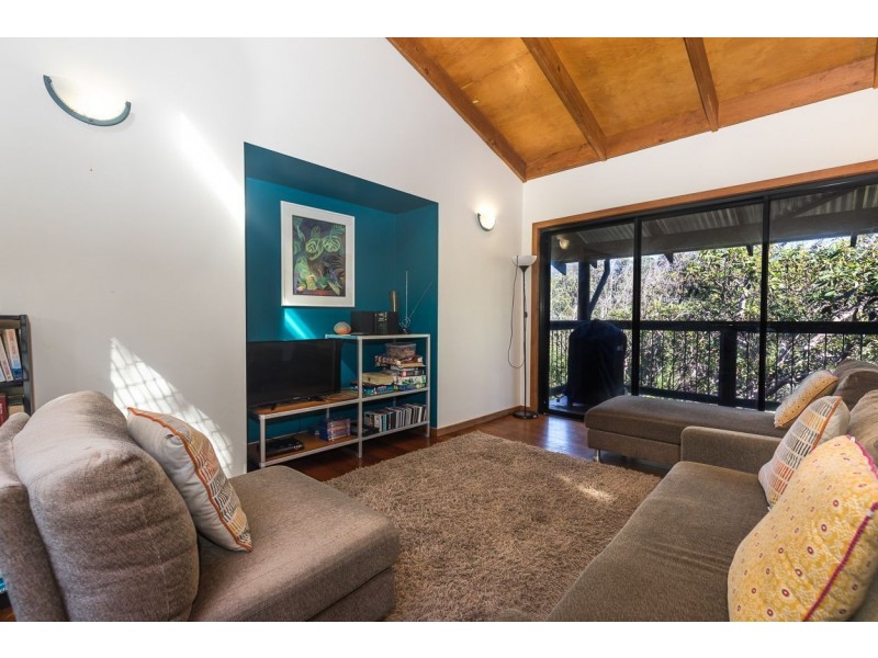 36 Samarinda Way, Point Lookout QLD 4183