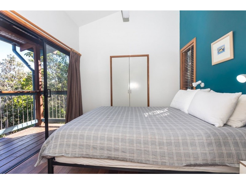 36 Samarinda Way, Point Lookout QLD 4183