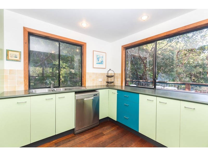 36 Samarinda Way, Point Lookout QLD 4183