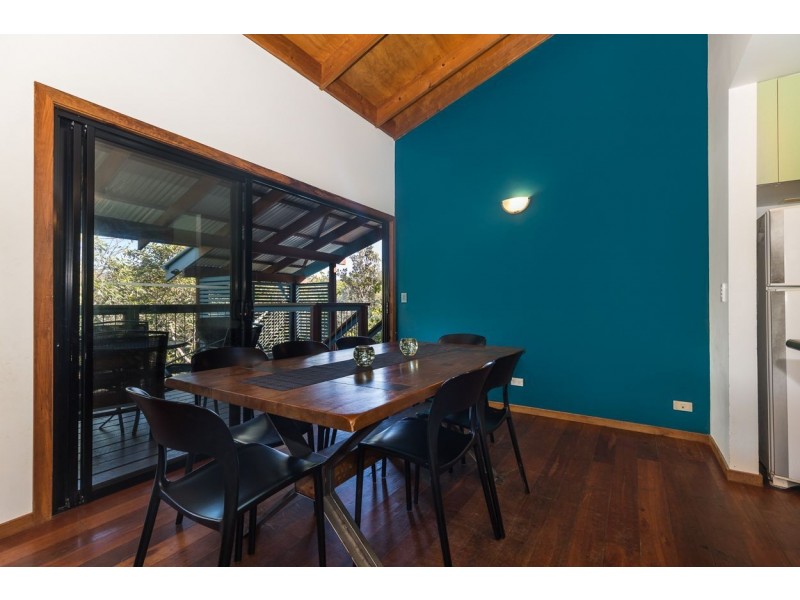 36 Samarinda Way, Point Lookout QLD 4183