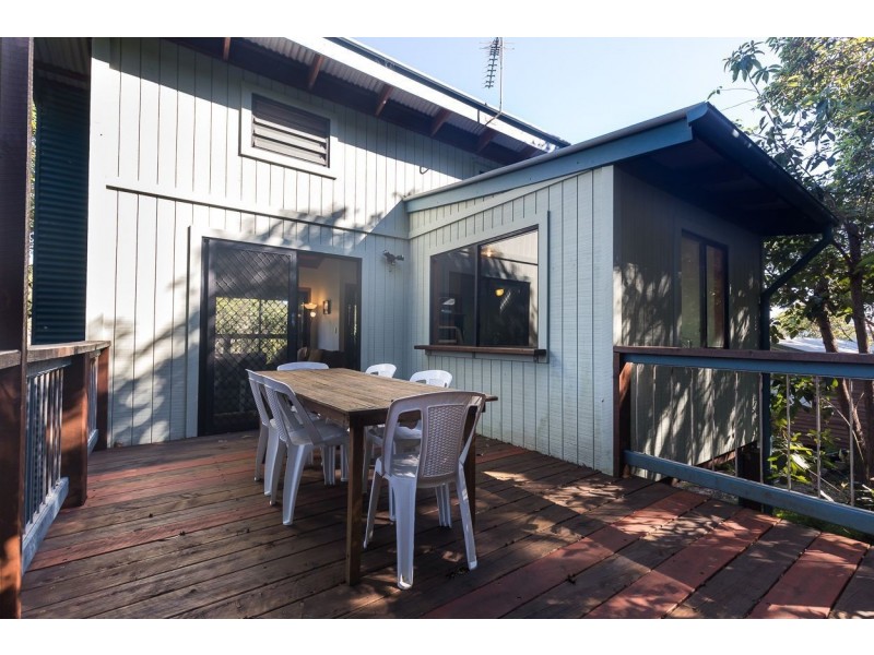 36 Samarinda Way, Point Lookout QLD 4183