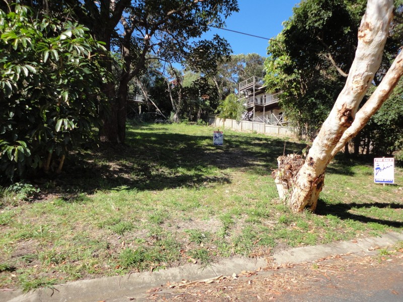 13 Billa Street, Point Lookout QLD 4183
