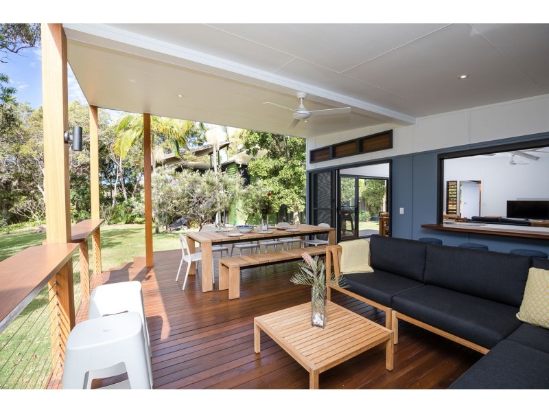 108 Dickson Way, Point Lookout QLD 4183
