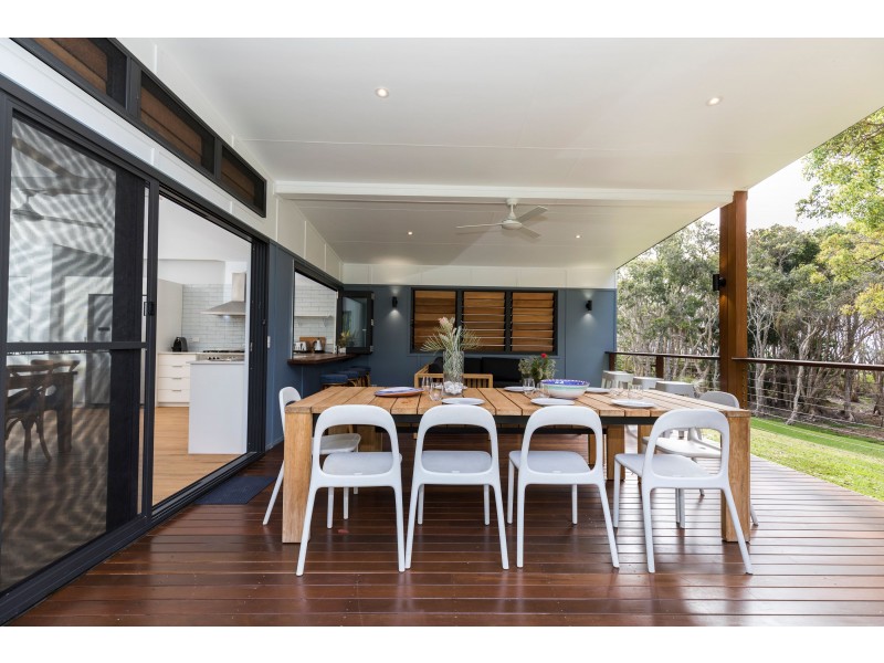 108 Dickson Way, Point Lookout QLD 4183