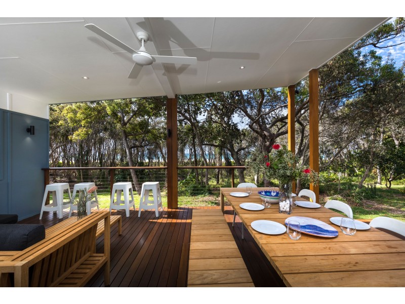 108 Dickson Way, Point Lookout QLD 4183