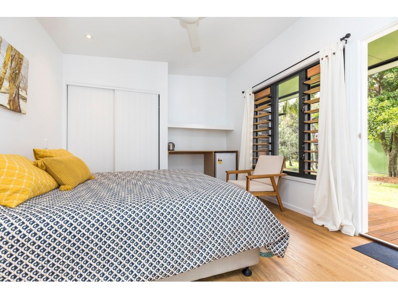108 Dickson Way, Point Lookout QLD 4183