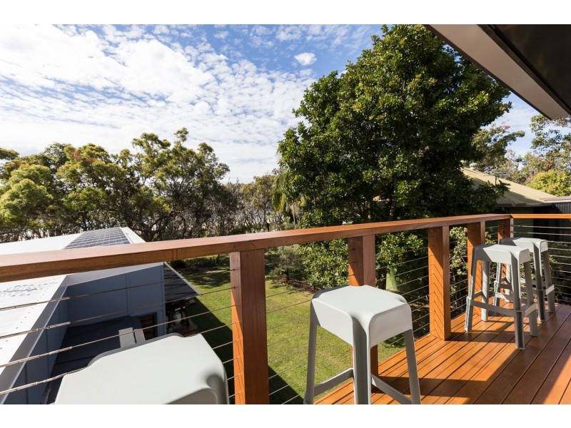 108 Dickson Way, Point Lookout QLD 4183