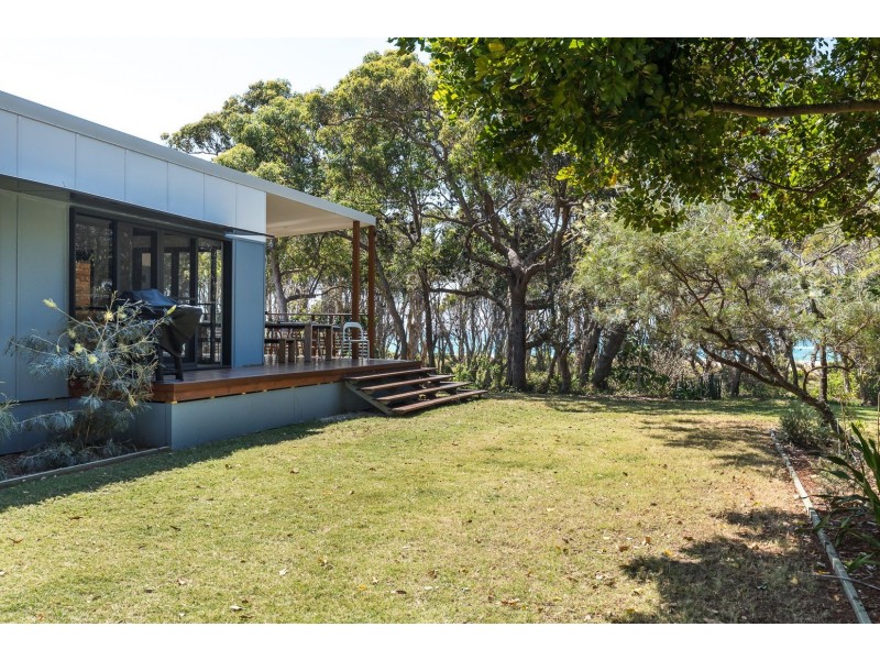 108 Dickson Way, Point Lookout QLD 4183