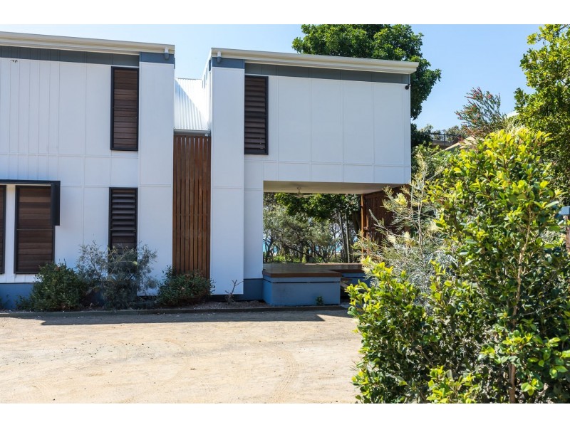 108 Dickson Way, Point Lookout QLD 4183