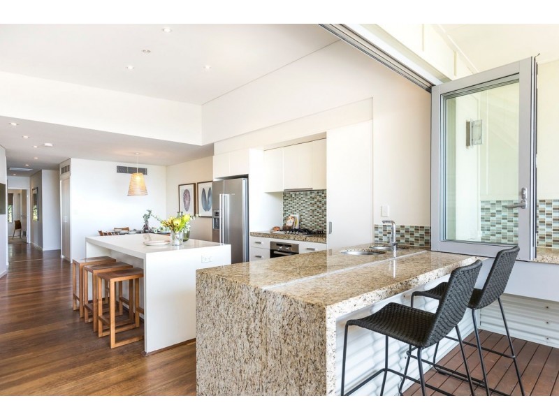 15/158-172 Dickson Way, Point Lookout QLD 4183