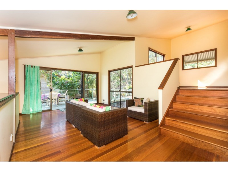 30 Samarinda Way, Point Lookout QLD 4183