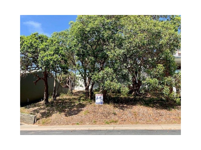 6 Meegera Place, Point Lookout QLD 4183