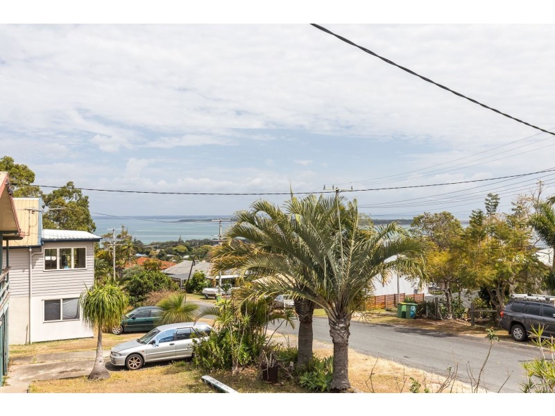 120 Rainbow Crescent, Dunwich QLD 4183