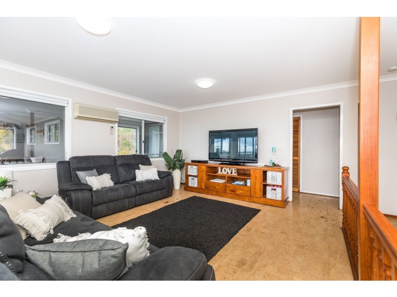 120 Rainbow Crescent, Dunwich QLD 4183