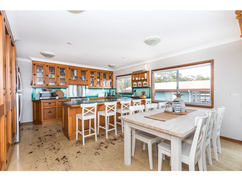 120 Rainbow Crescent, Dunwich QLD 4183