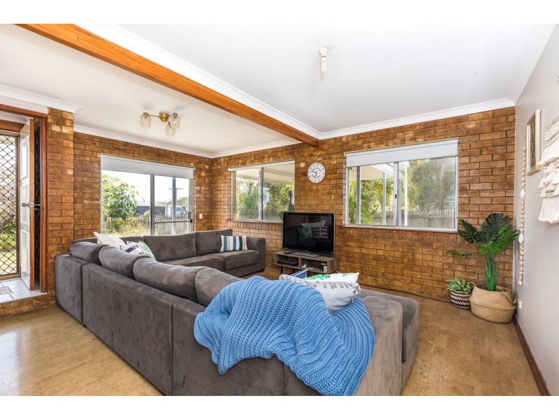 120 Rainbow Crescent, Dunwich QLD 4183