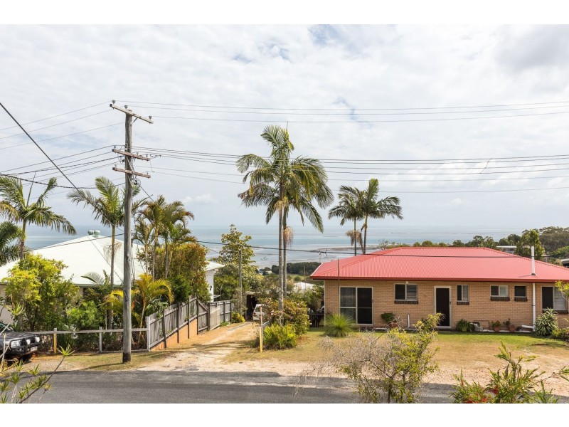 120 Rainbow Crescent, Dunwich QLD 4183