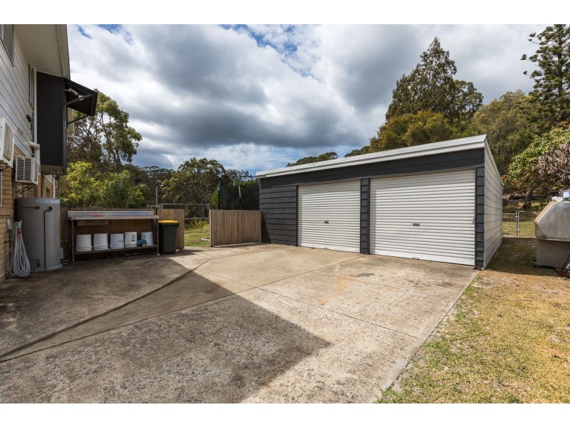 120 Rainbow Crescent, Dunwich QLD 4183