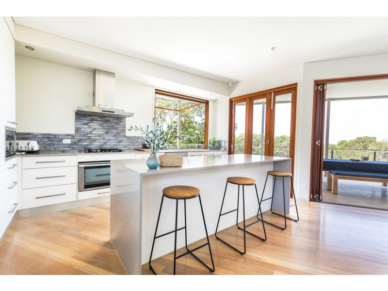 1-2/4 Meegera Place, Point Lookout QLD 4183