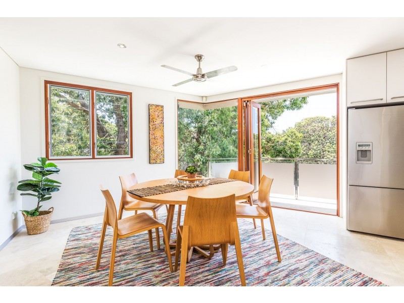 1-2/4 Meegera Place, Point Lookout QLD 4183