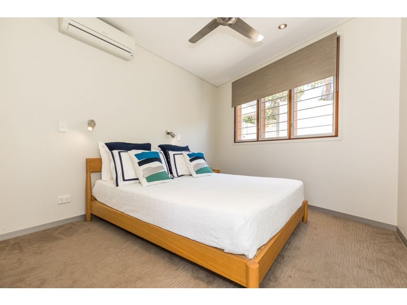 1-2/4 Meegera Place, Point Lookout QLD 4183