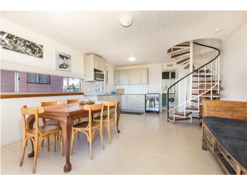 1/11 Midjimberry Road, Point Lookout QLD 4183