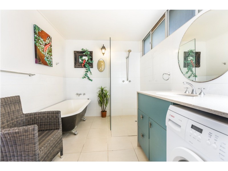 1/11 Midjimberry Road, Point Lookout QLD 4183