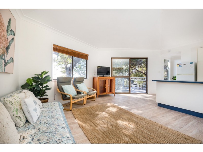 35 Tramican Street, Point Lookout QLD 4183