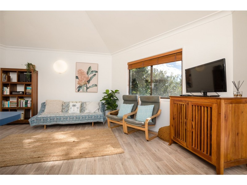 35 Tramican Street, Point Lookout QLD 4183