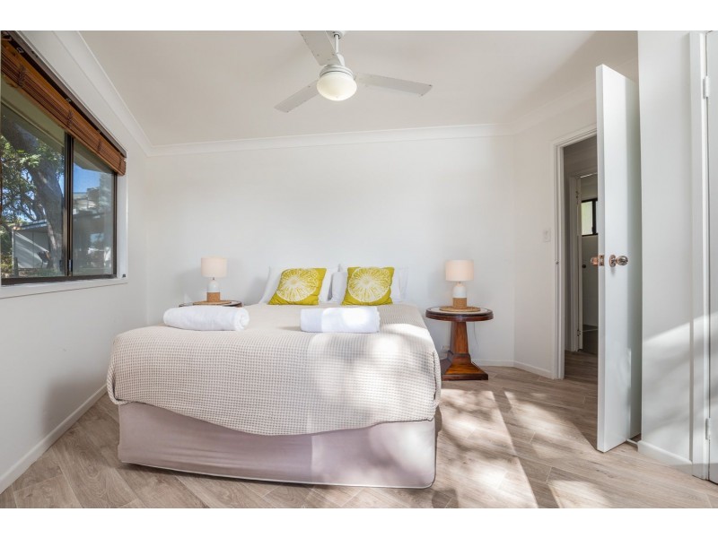 35 Tramican Street, Point Lookout QLD 4183